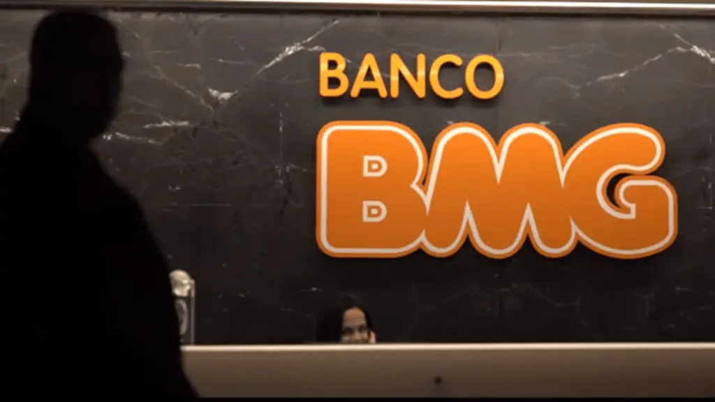 Letreiro do Banco BMG em uma recepção.